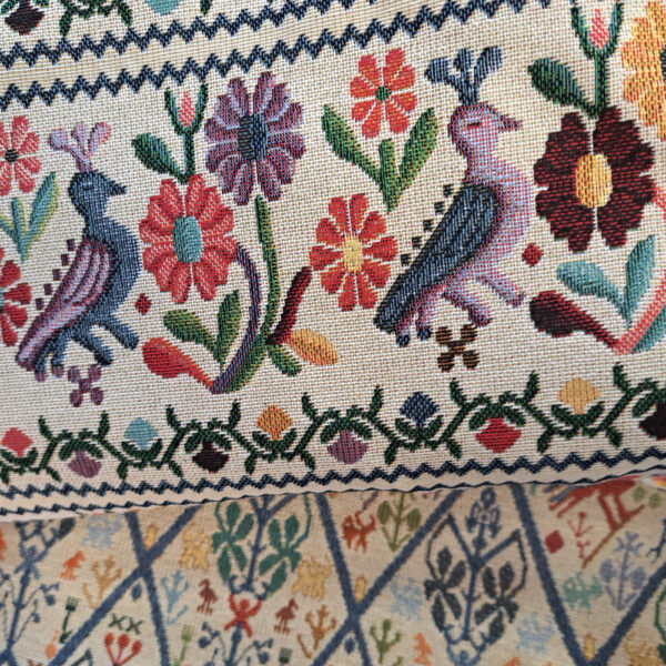 Tessuto sardo gobelin pavoncelle e fiori
