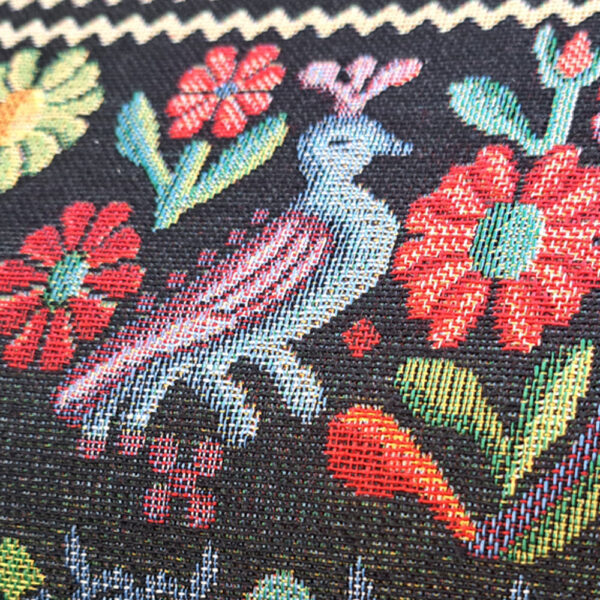 Tessuto sardo gobelin pavoncelle e fiori fondo nero - immagine 2